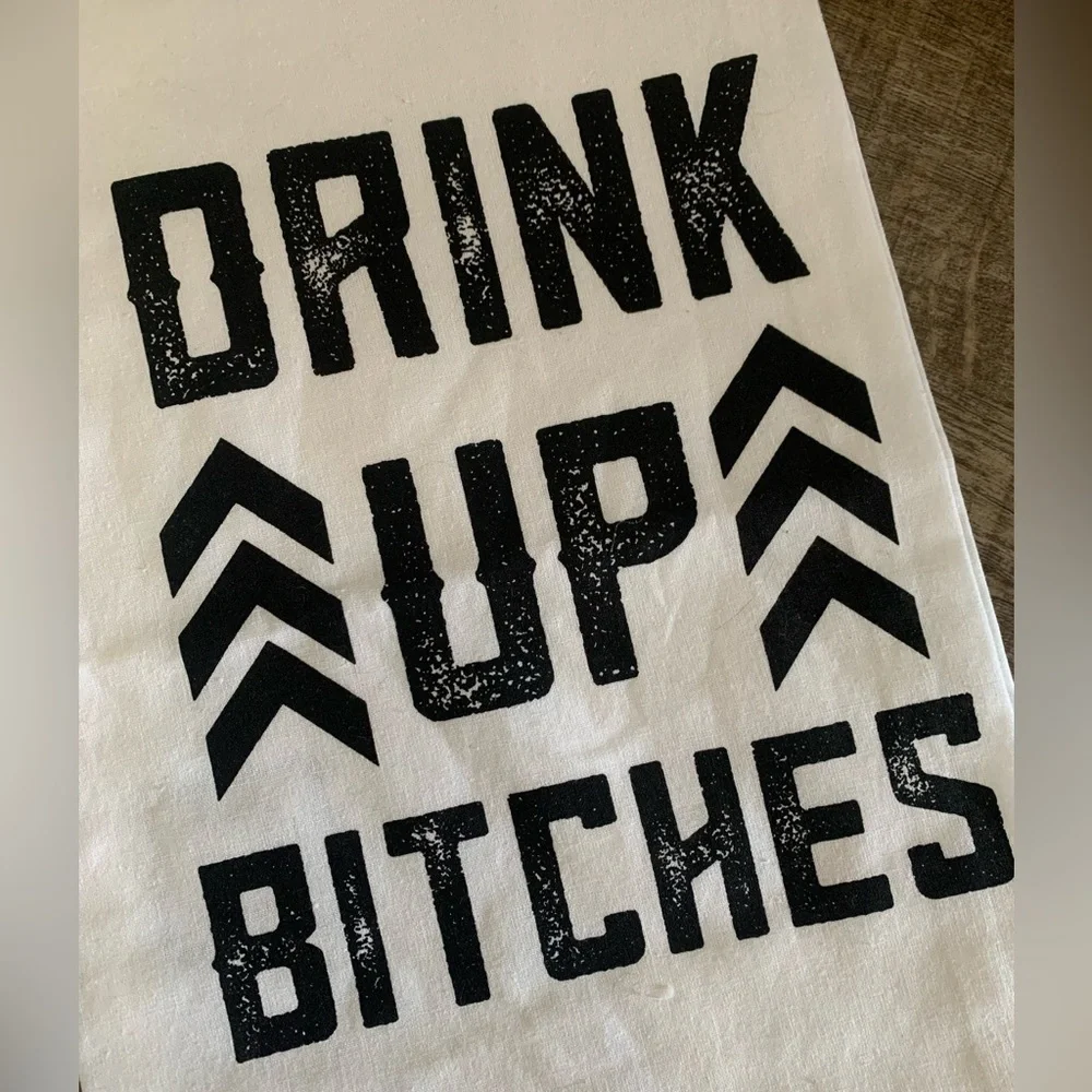 NWT Twisted Wares Hanging Kitchen Towel‎